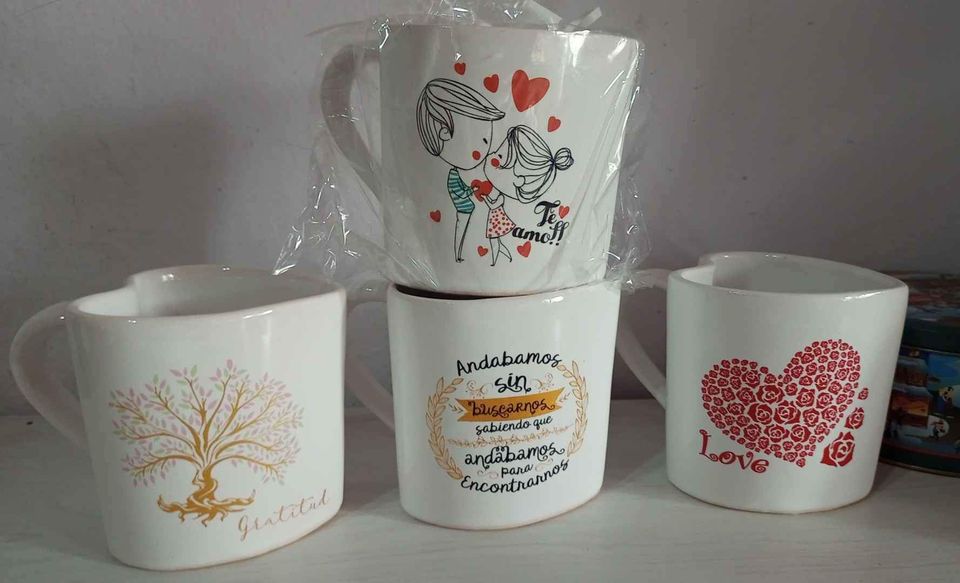 Tazas forma de  corazón de cerámica