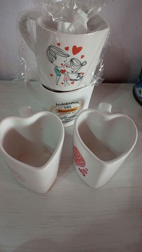 Tazas forma de  corazón de cerámica